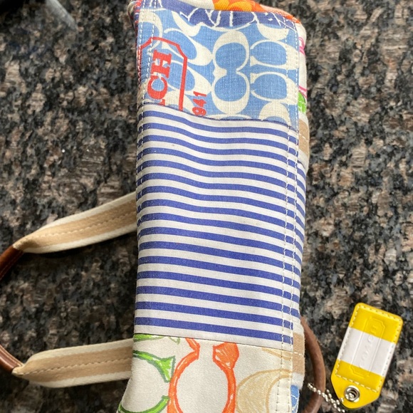 Coach purse very nice and very good condition. - Picture 6 of 6